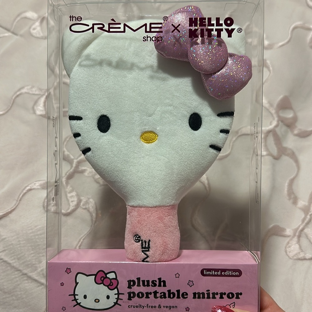 The Crème Shop X Hello Kitty Plush Portable Mirror - Picture 3 of 3